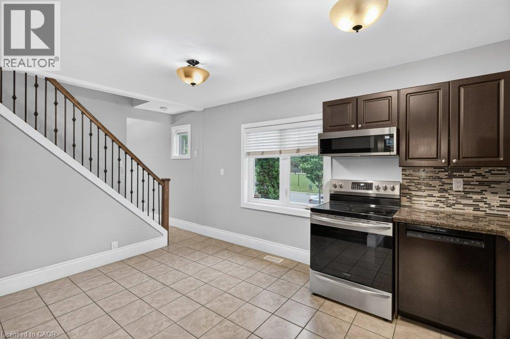 50 Wexford Avenue S Property Photo 9