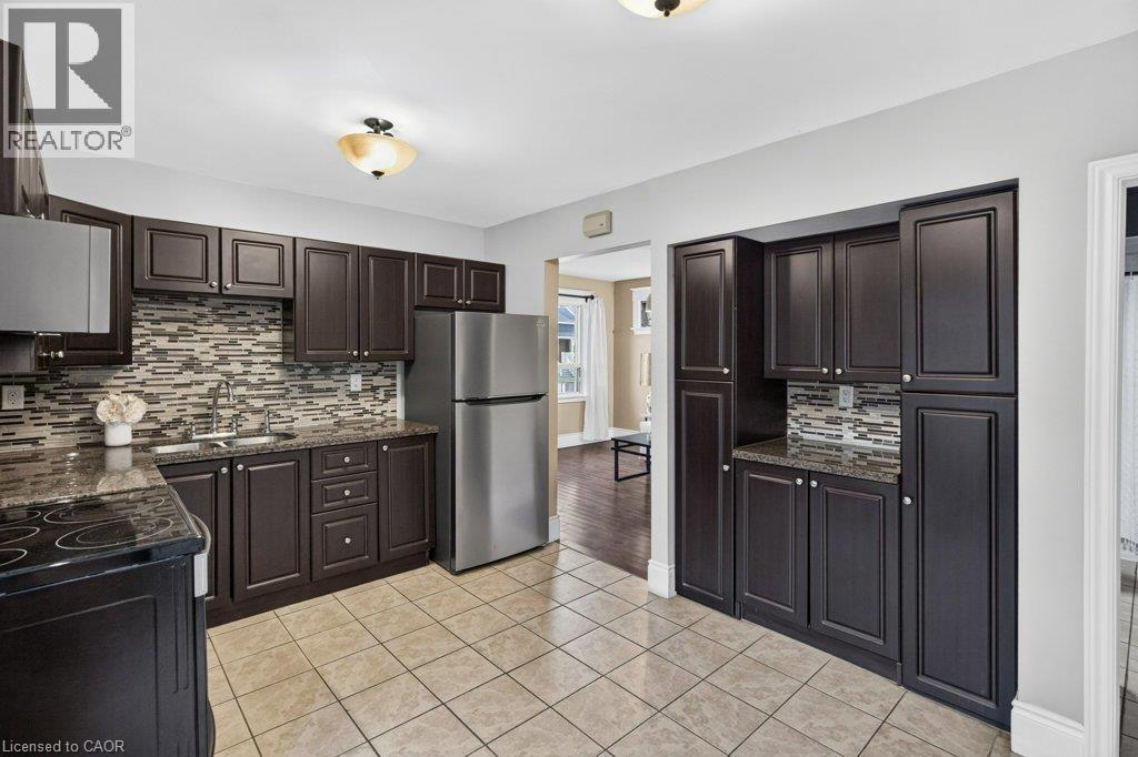 50 Wexford Avenue S Property Photo 11