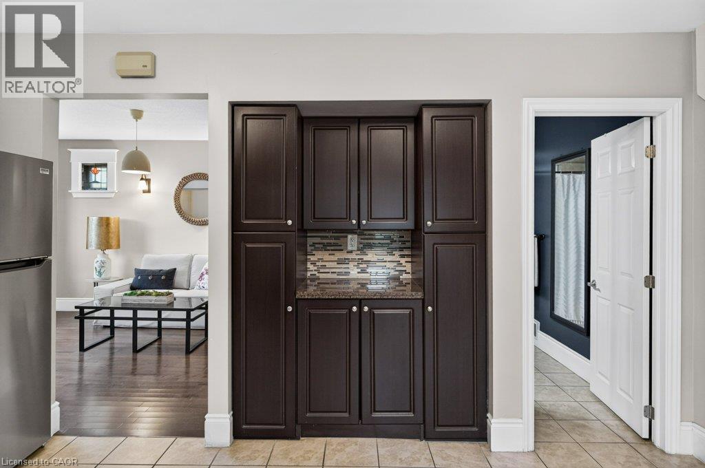50 Wexford Avenue S Property Photo 14