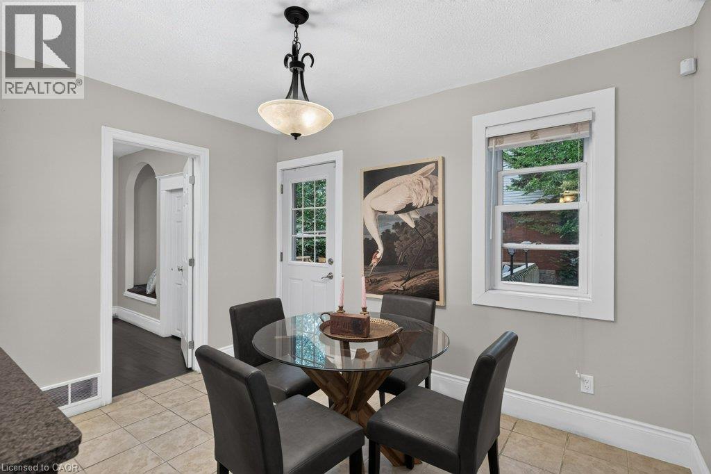 50 Wexford Avenue S Property Photo 16