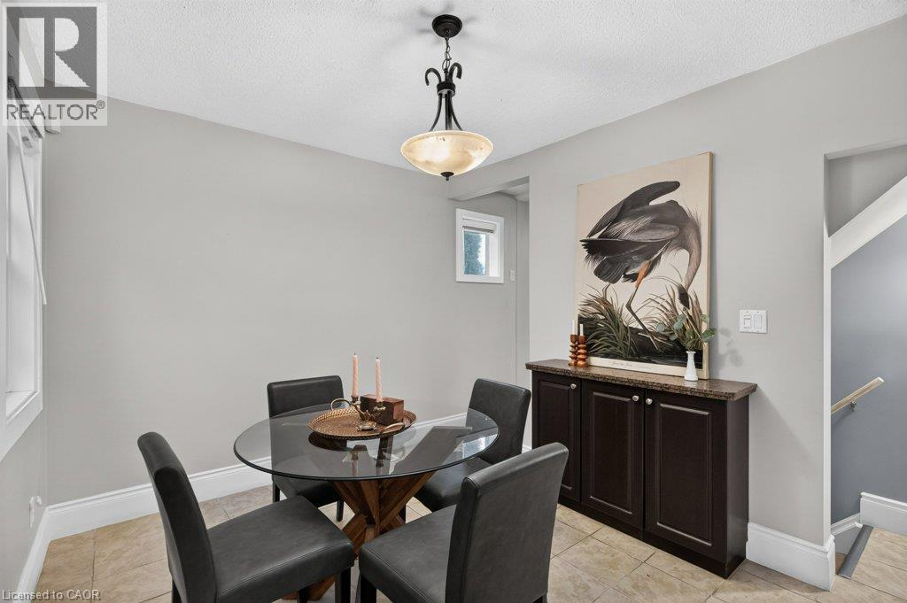50 Wexford Avenue S Property Photo 18