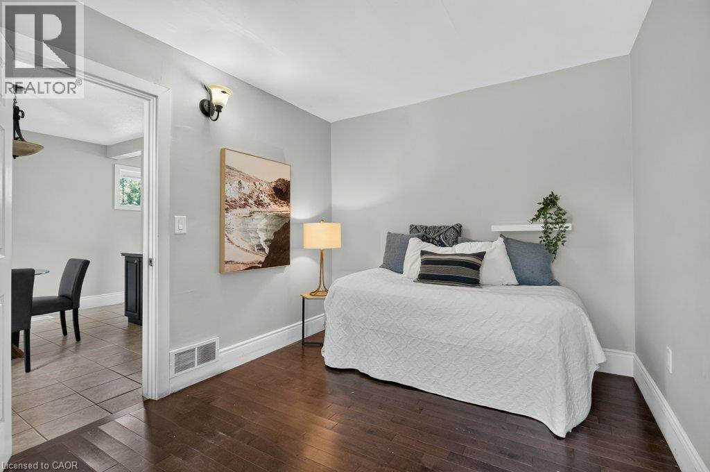 50 Wexford Avenue S Property Photo 22