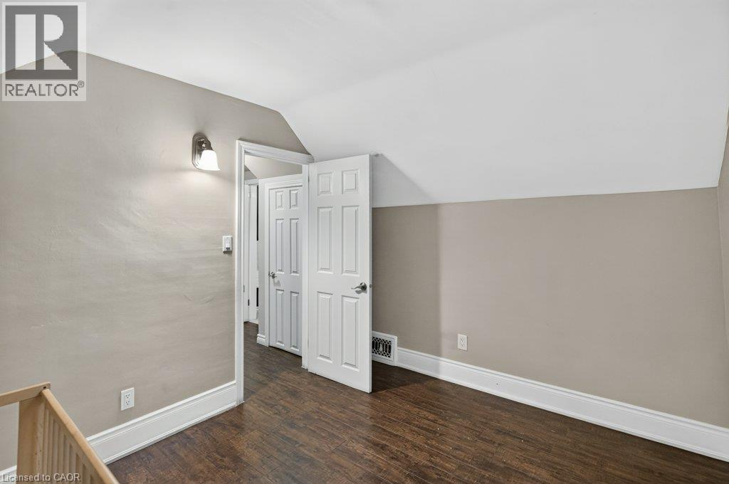 50 Wexford Avenue S Property Photo 30