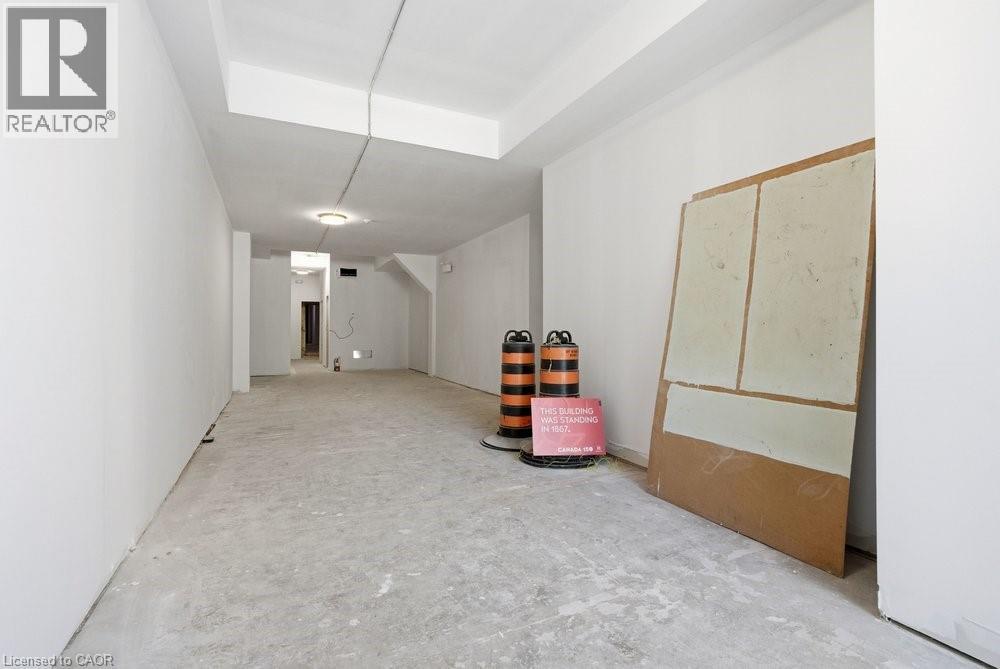 55 John Street S Property Photo 4