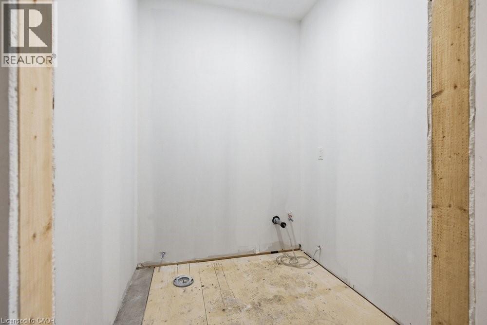 55 John Street S Property Photo 11