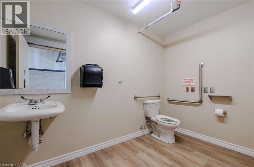 587 Hanlon Creek Boulevard Unit# 21 Property Photo 8