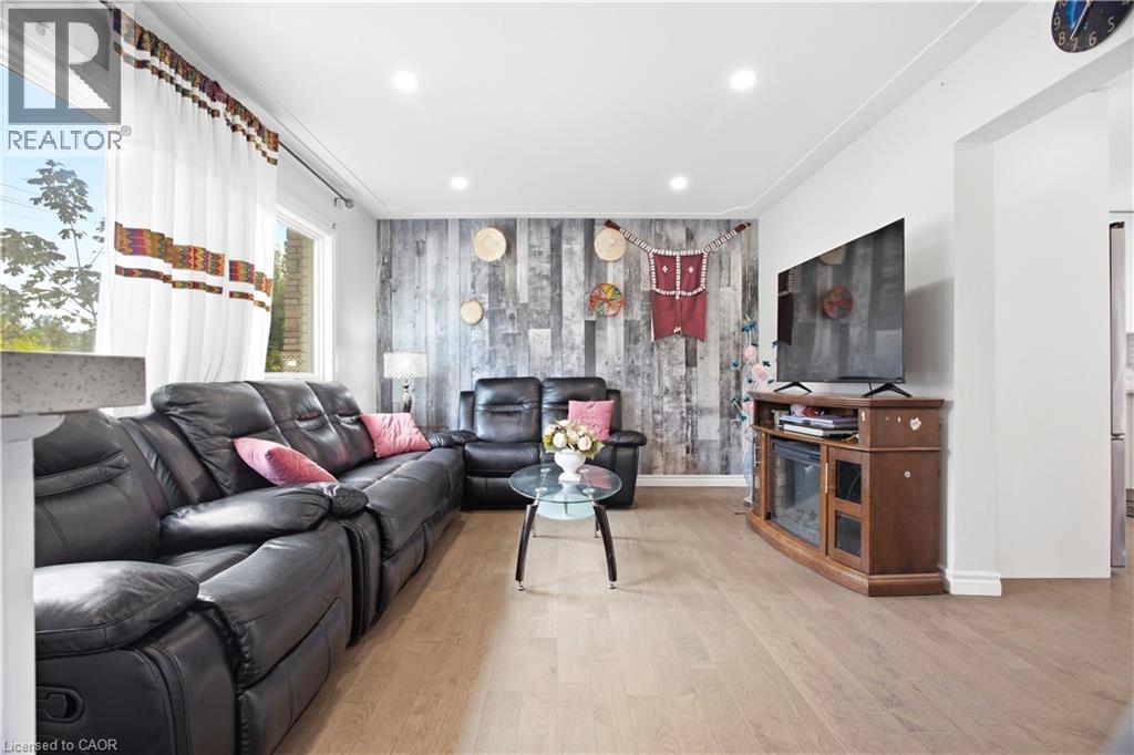 10 Jean Avenue Property Photo 4