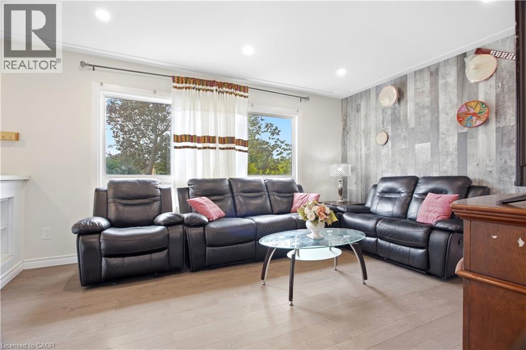 10 Jean Avenue Property Photo 7