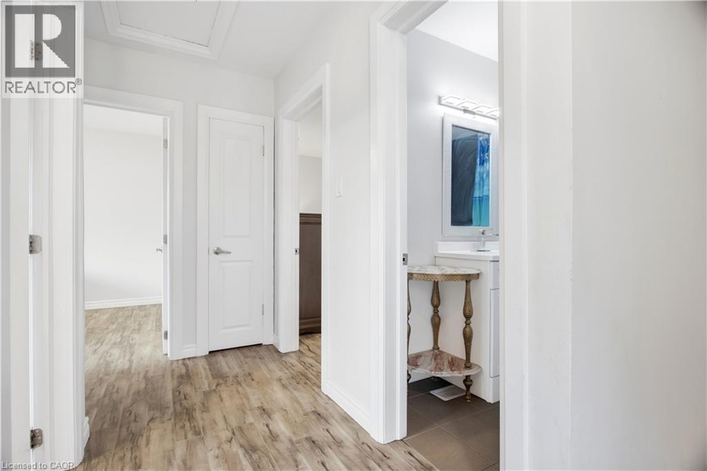 10 Jean Avenue Property Photo 19