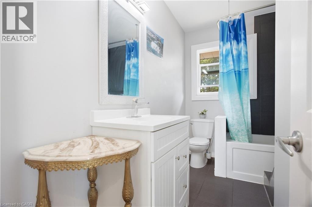 10 Jean Avenue Property Photo 22