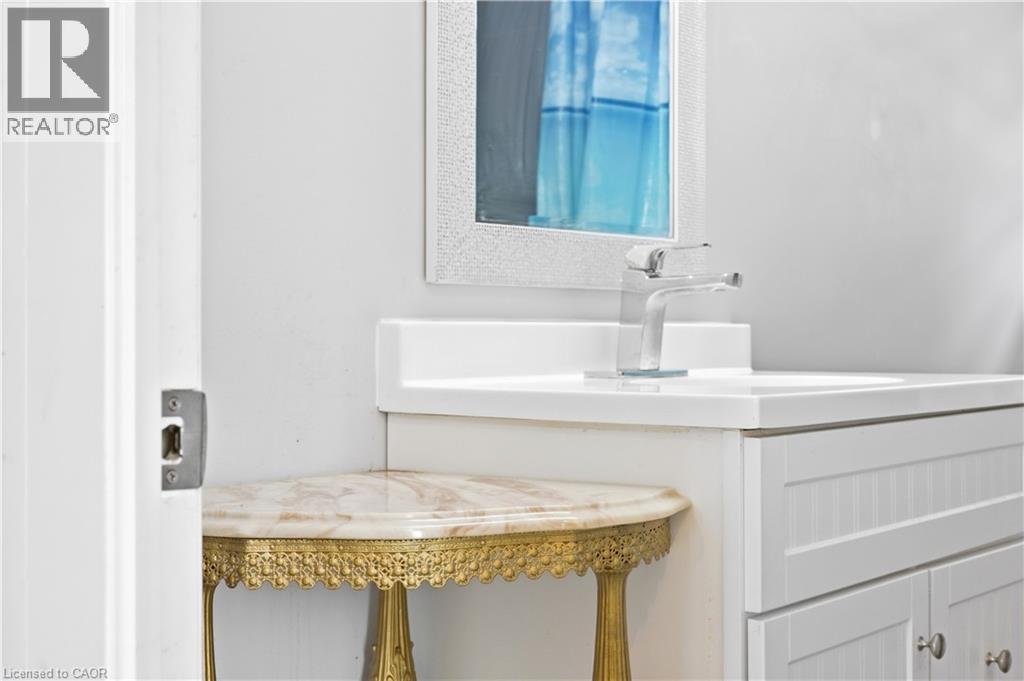 10 Jean Avenue Property Photo 23