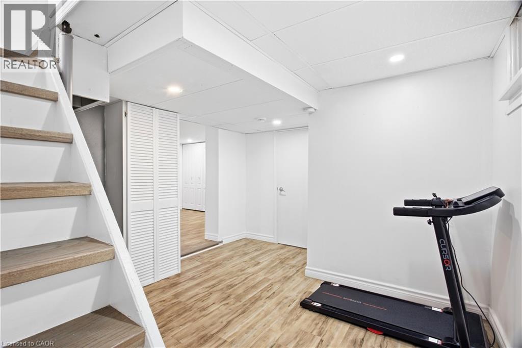 10 Jean Avenue Property Photo 32