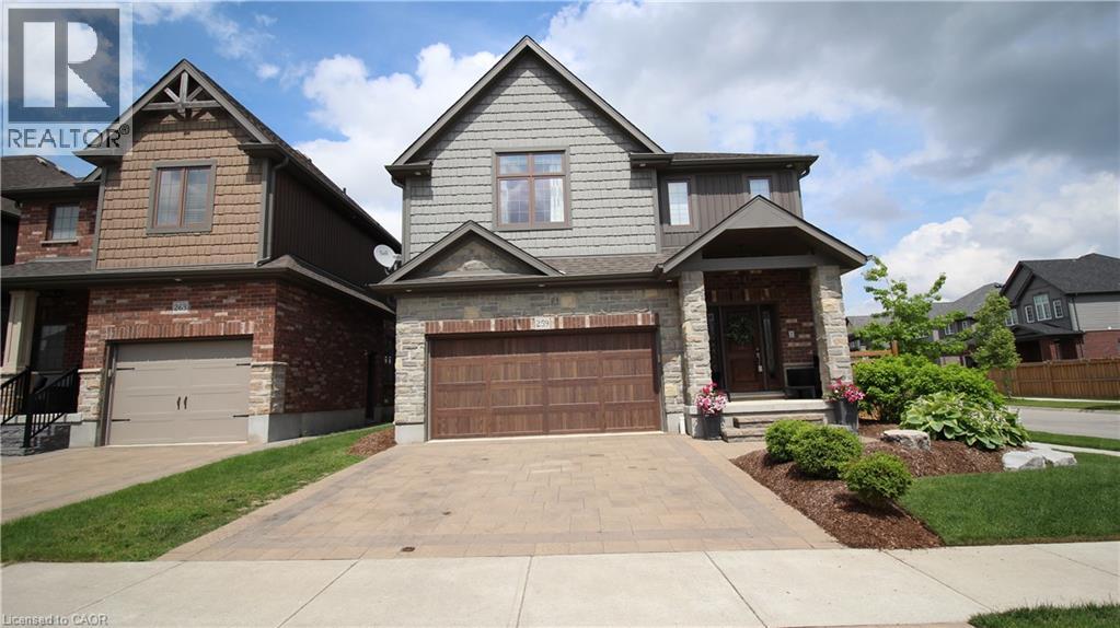 259 Falconridge Drive Photo de la propriété 1