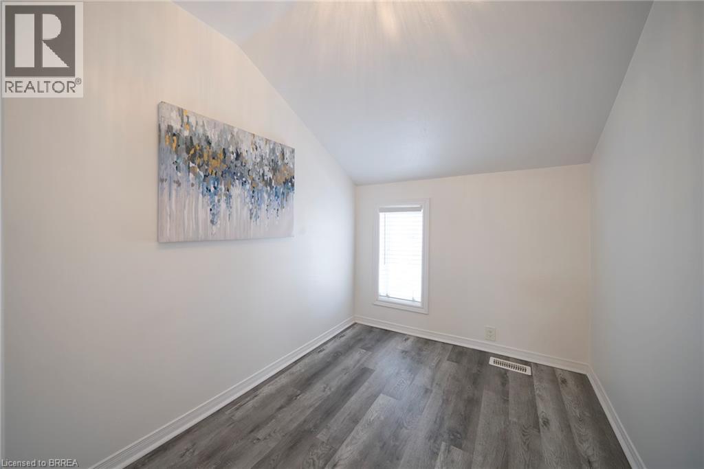 171 Drummond Street Property Photo 7