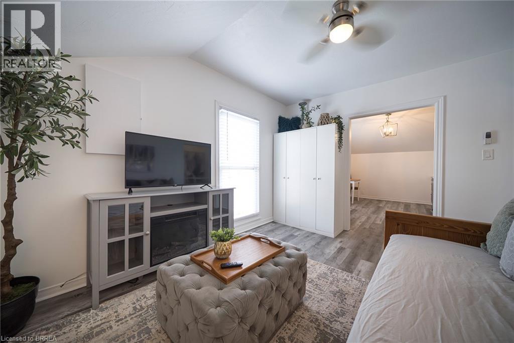 171 Drummond Street Property Photo 10