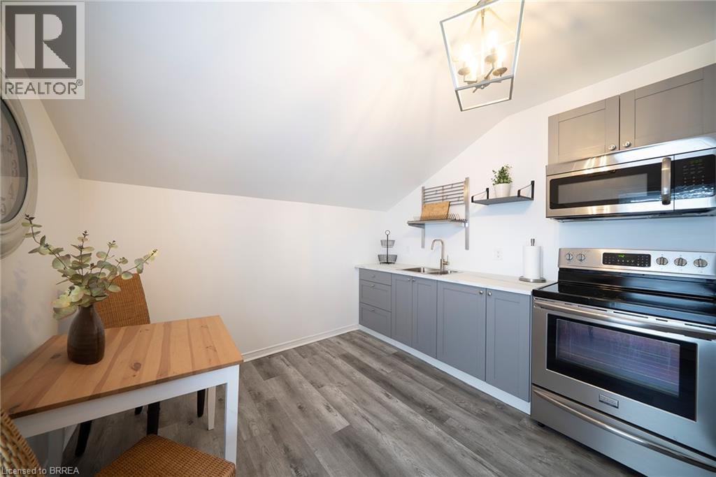 171 Drummond Street Property Photo 15