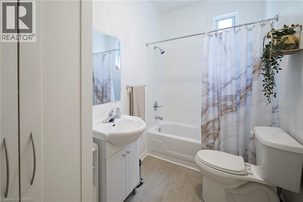 171 Drummond Street Property Photo 24