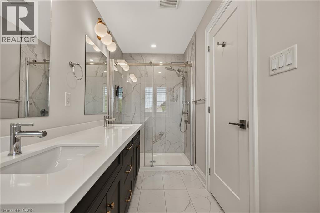 118 Springvalley Crescent Property Photo 32