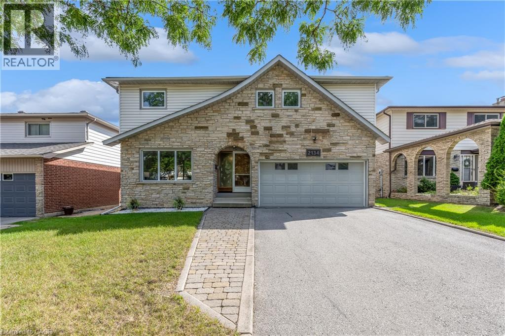 2134 Cartier Crescent Property Photo 1