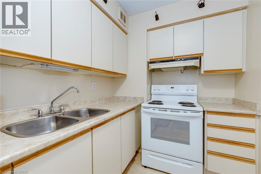 212 Kerr Street Unit# 906 Property Photo 31