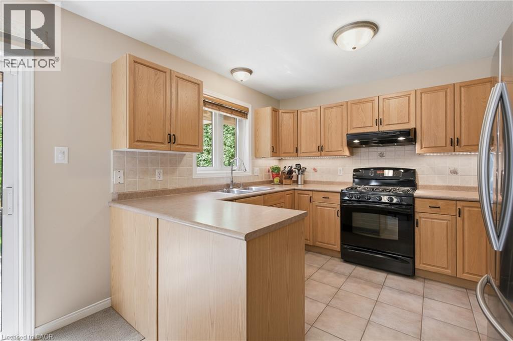 15 Carolinian Lane Property Photo 16