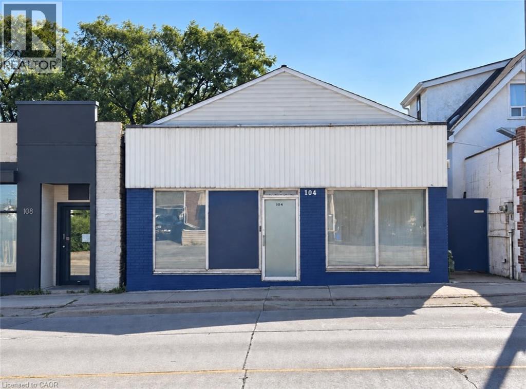 104 Parkdale Avenue N Property Photo 1