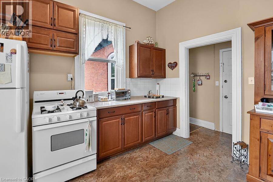 91 Main Street E Property Photo 29