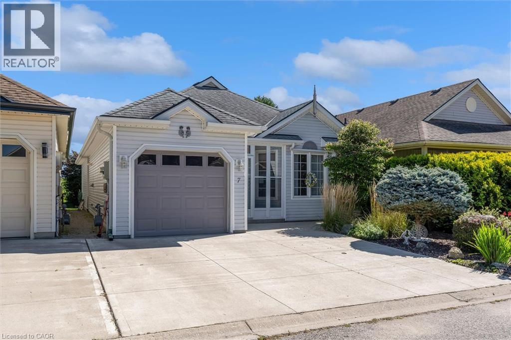 7 Aspen Lane Property Photo 2