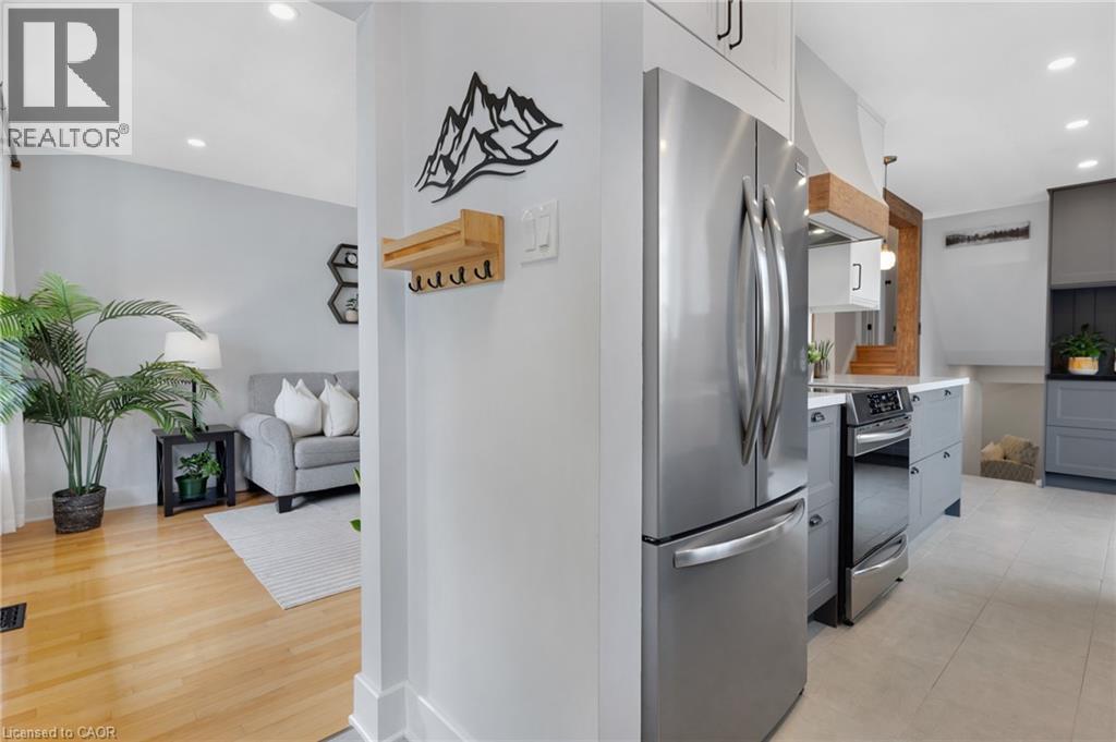 477 Kingscourt Drive Unit# B Property Photo 5