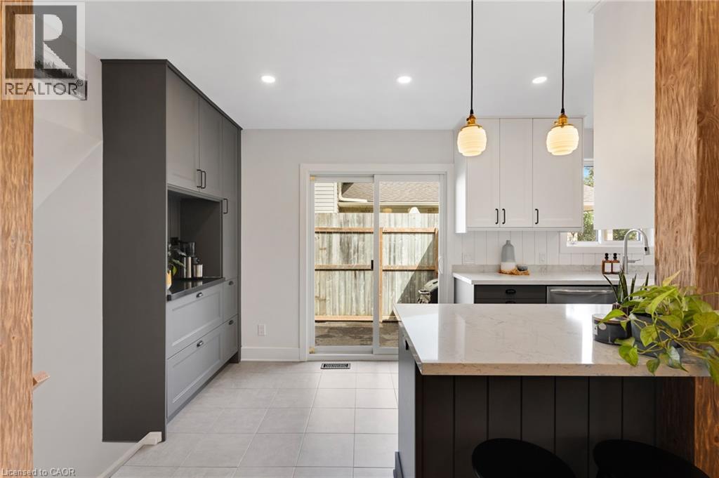 477 Kingscourt Drive Unit# B Property Photo 12