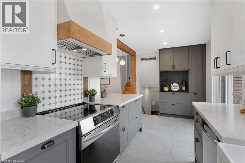 477 Kingscourt Drive Unit# B Property Photo 17