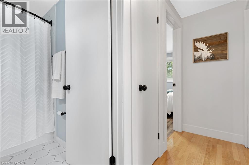 477 Kingscourt Drive Unit# B Property Photo 21