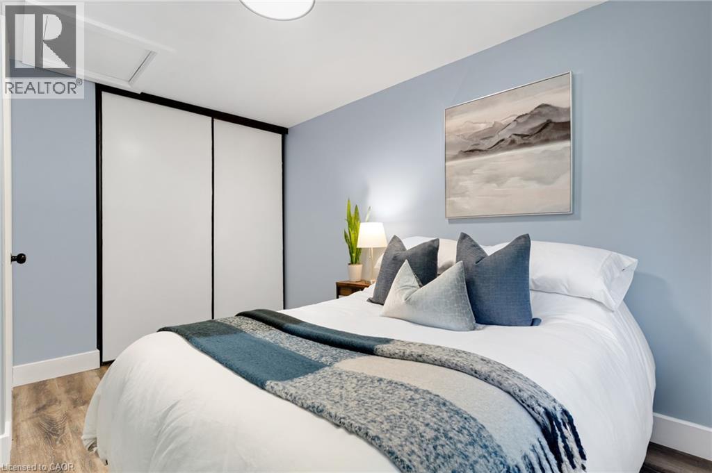 477 Kingscourt Drive Unit# B Property Photo 23
