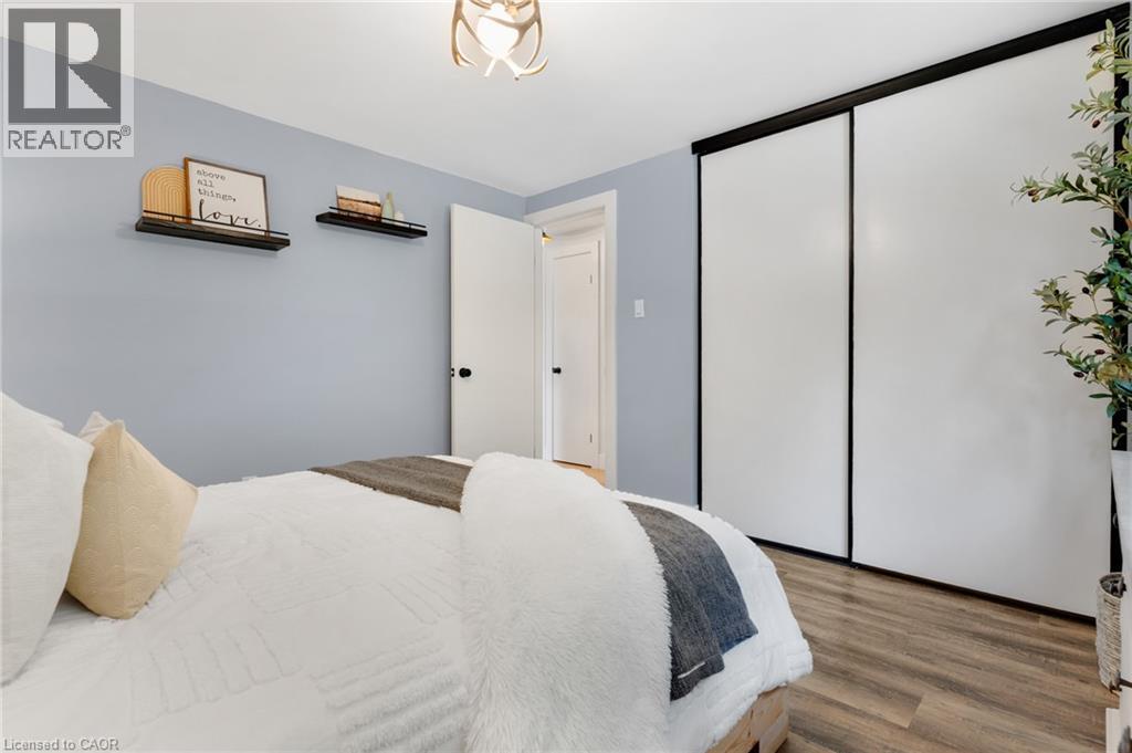 477 Kingscourt Drive Unit# B Property Photo 26