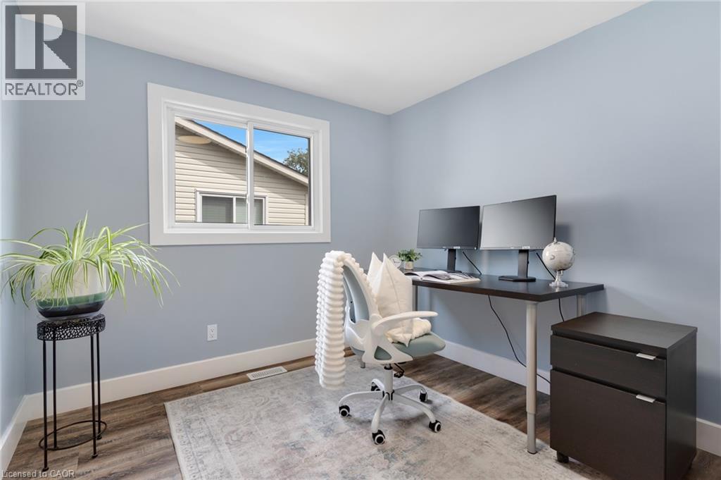 477 Kingscourt Drive Unit# B Property Photo 28