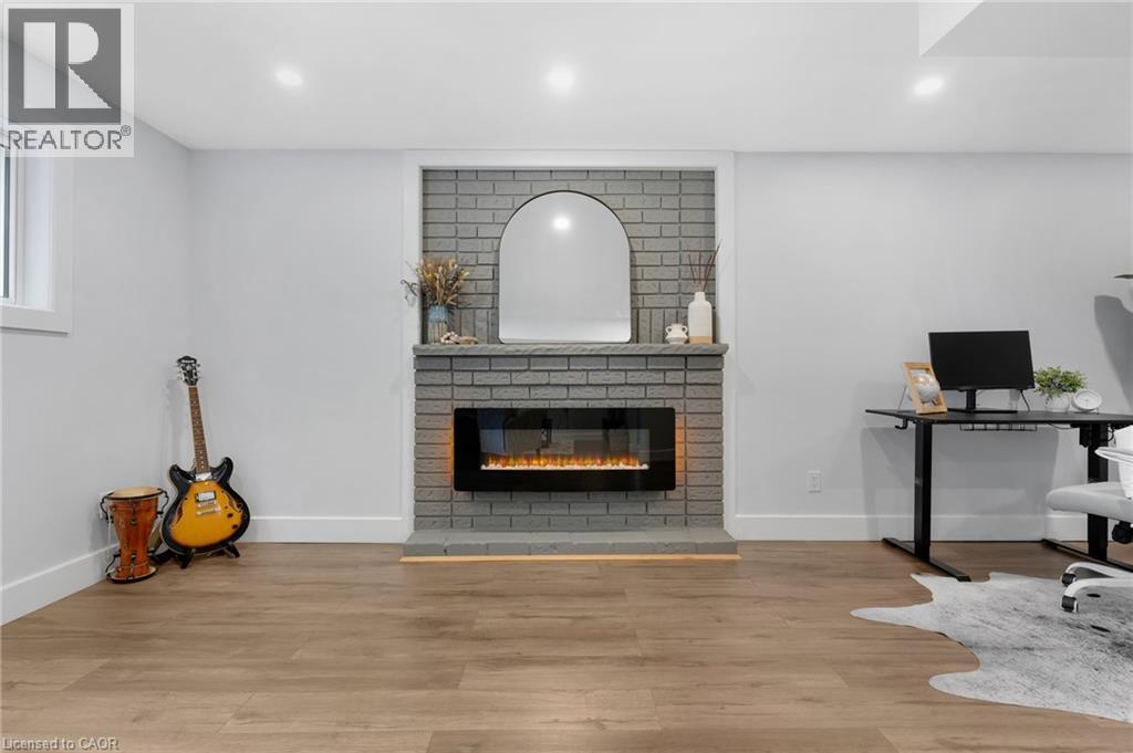 477 Kingscourt Drive Unit# B Property Photo 31