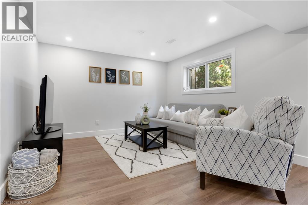 477 Kingscourt Drive Unit# B Property Photo 33