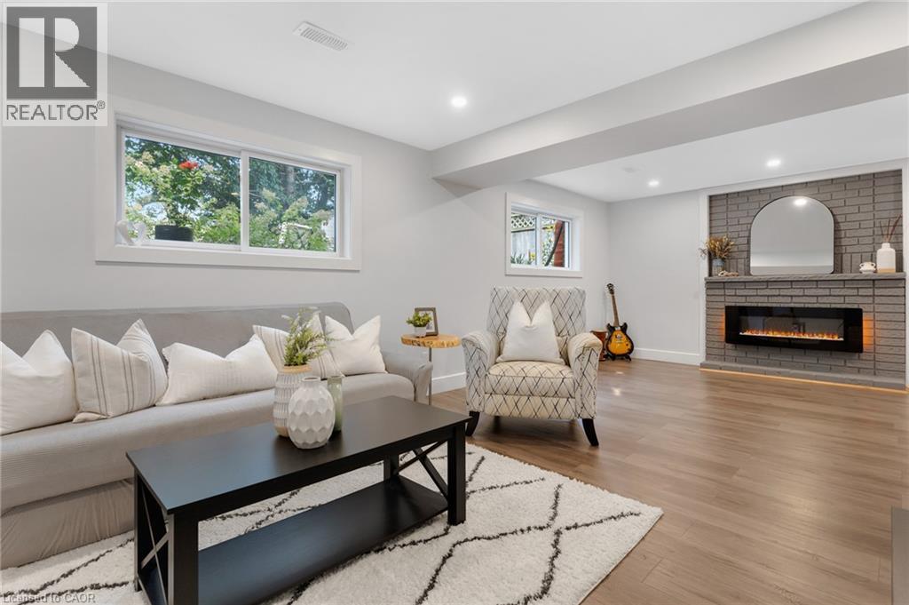 477 Kingscourt Drive Unit# B Property Photo 34