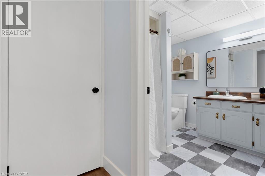 477 Kingscourt Drive Unit# B Property Photo 35