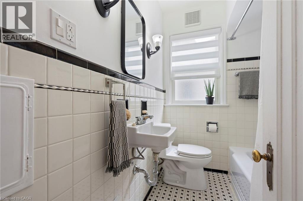 25 Mccall Street Property Photo 12