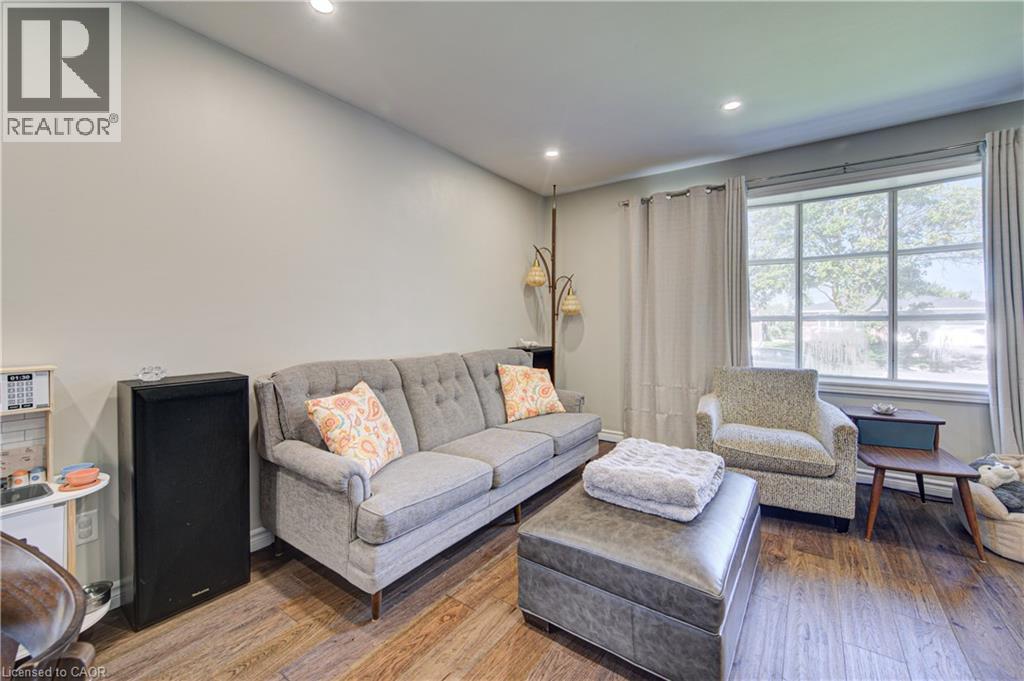221 Devon Street Property Photo 10