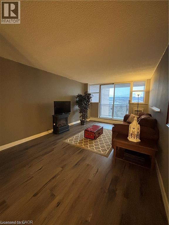 975 Warwick Court Unit# 1210 Property Photo 14