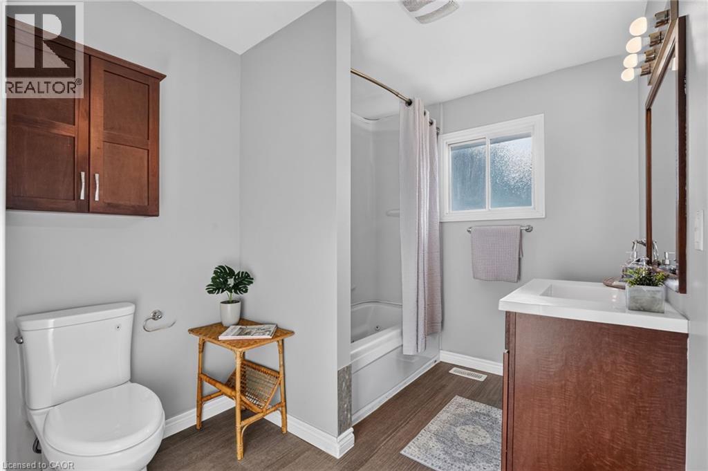 356 Station Street Property Photo 18