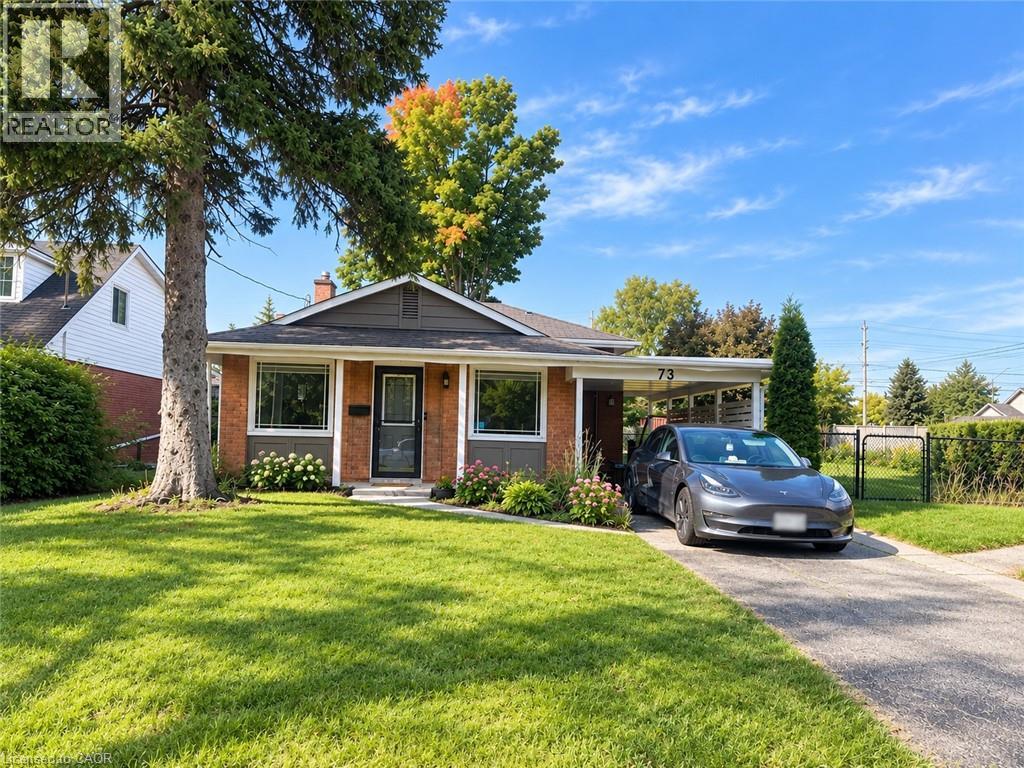73 LARKSPUR Crescent Property Photo 1