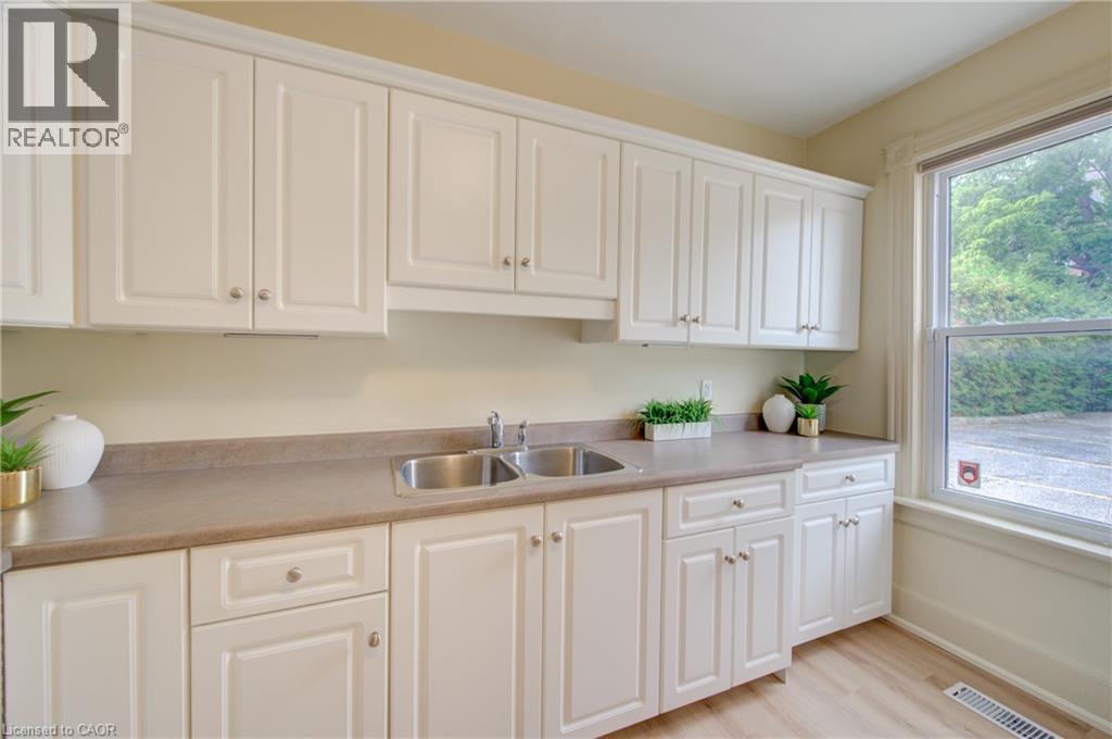 9 Salisbury Avenue Property Photo 14