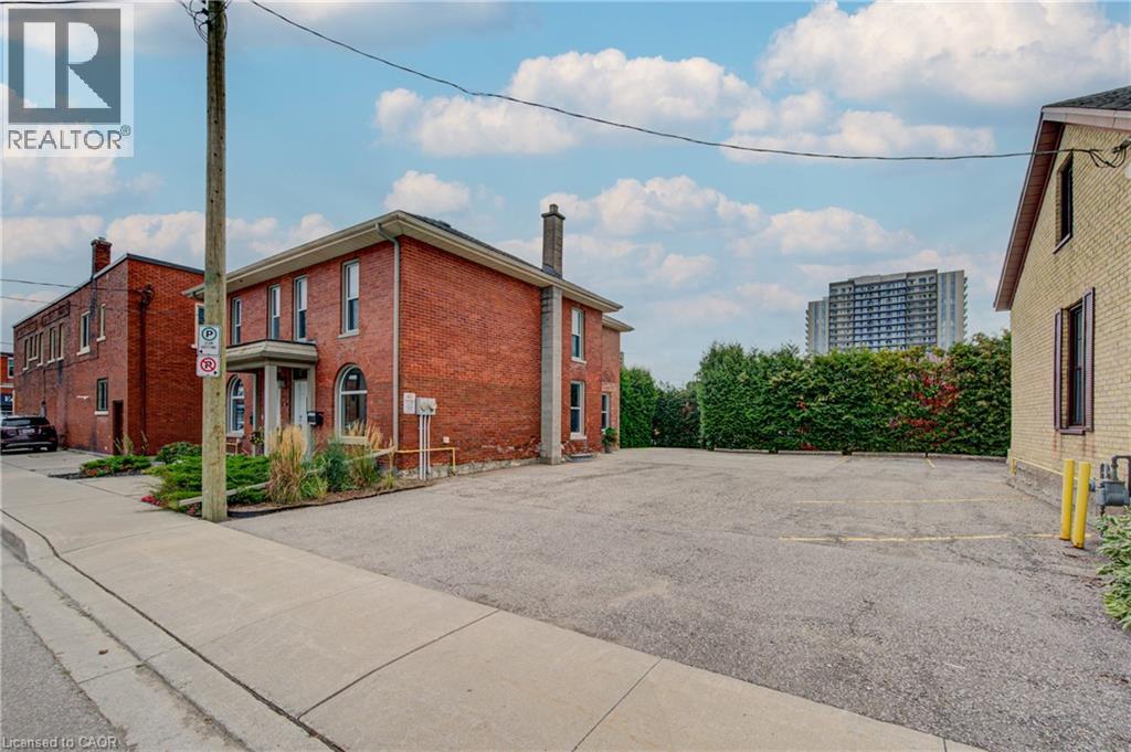 9 Salisbury Avenue Property Photo 27