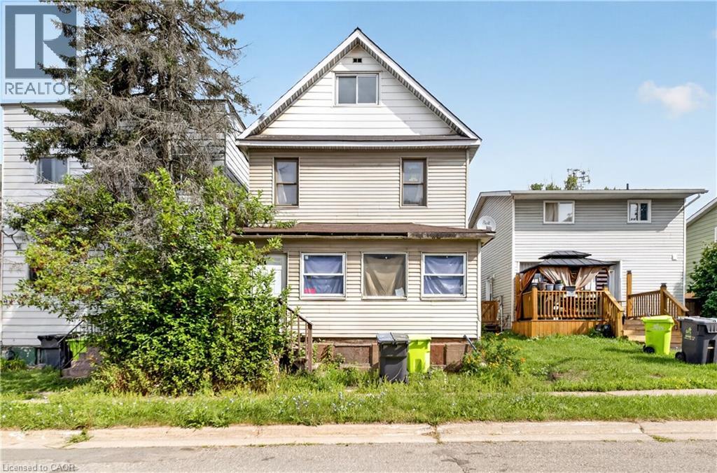 678 Albert Street W Property Photo 1