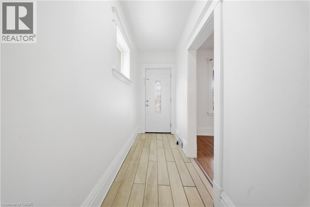 1082 Cannon Street E Property Photo 4