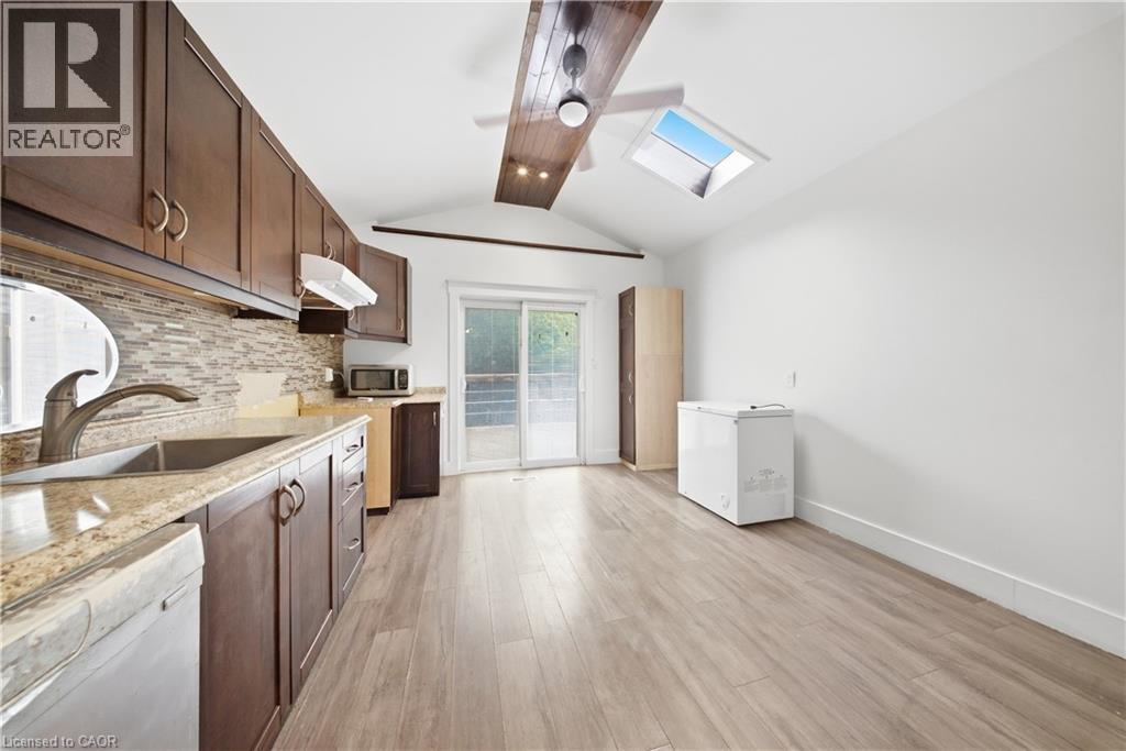 1082 Cannon Street E Property Photo 8