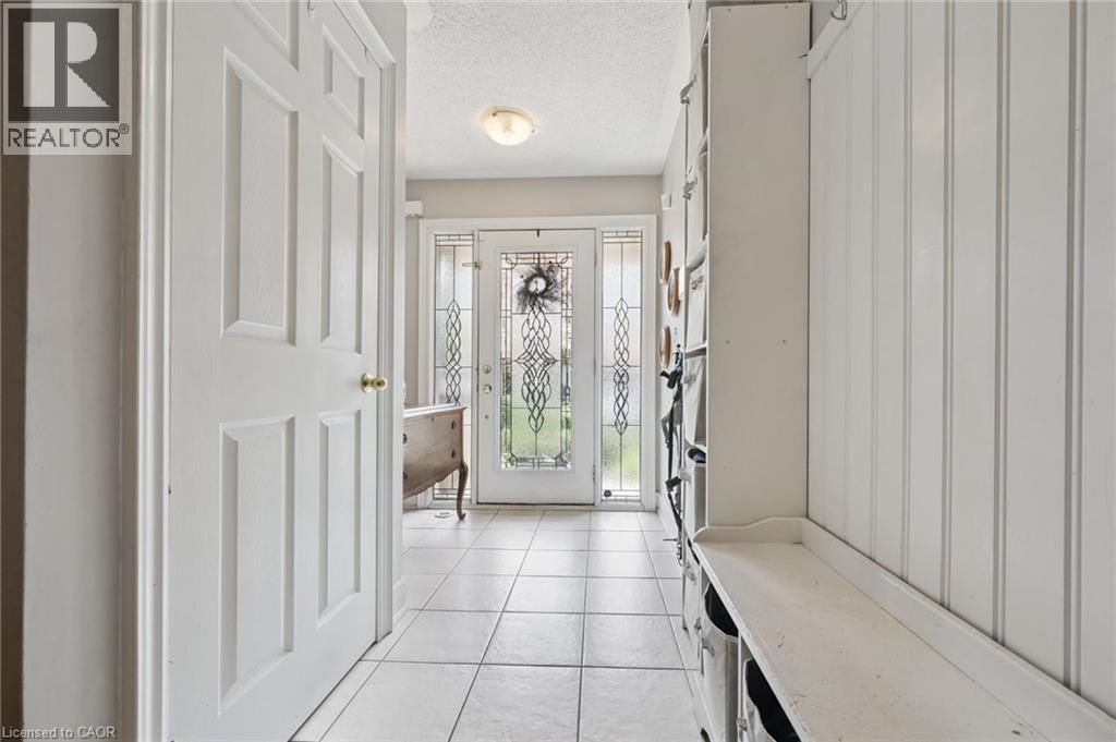 1983 Rackus Crescent Property Photo 6